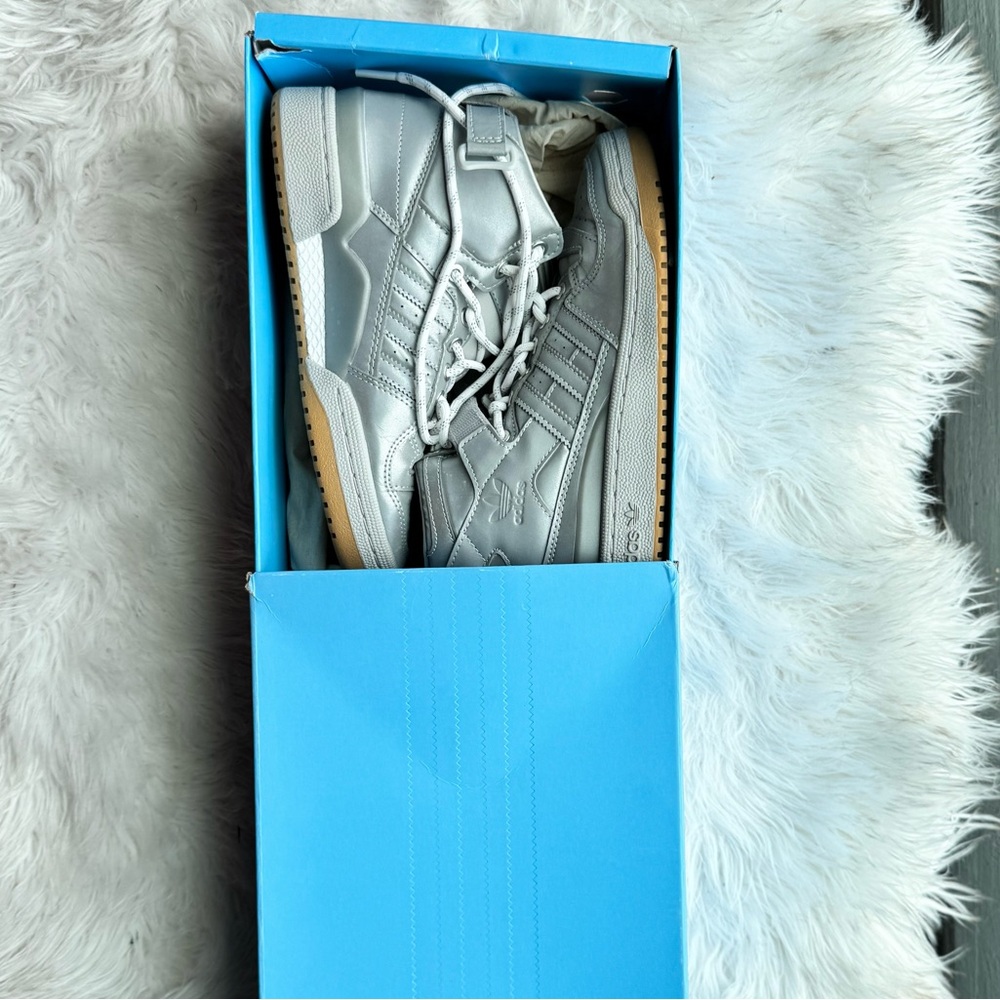 Ivy Park x Adidas Forum Mid ‘silver metallic’ from the ICY PARK COLLECTION - Picture 10 of 10